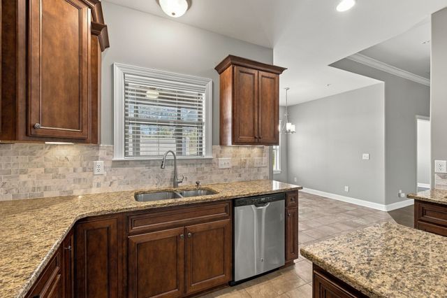 99 Silverstone Ln, Hermitage, TN 37076