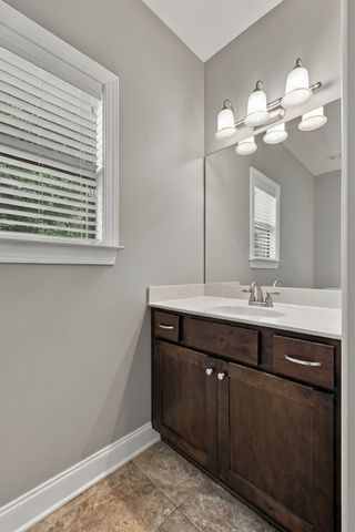 99 Silverstone Ln, Hermitage, TN 37076