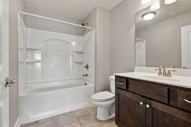 99 Silverstone Ln, Hermitage, TN 37076
