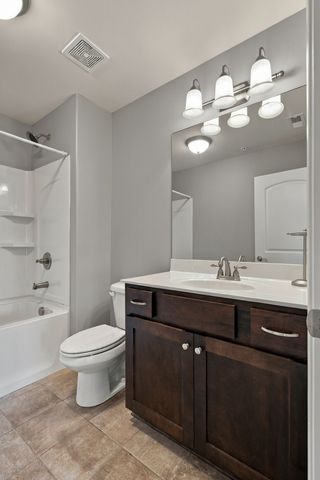 99 Silverstone Ln, Hermitage, TN 37076