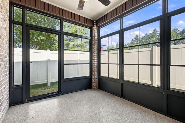 99 Silverstone Ln, Hermitage, TN 37076