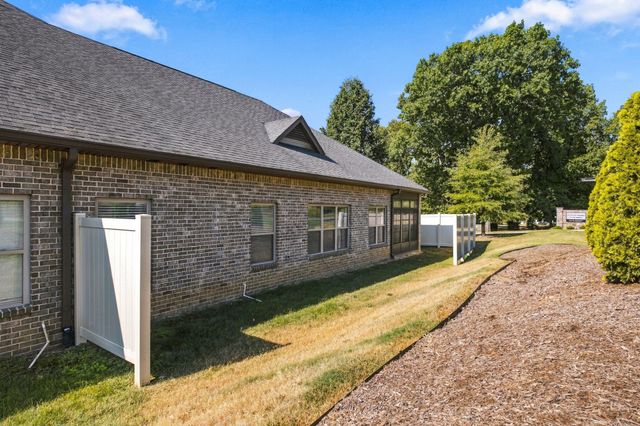 99 Silverstone Ln, Hermitage, TN 37076