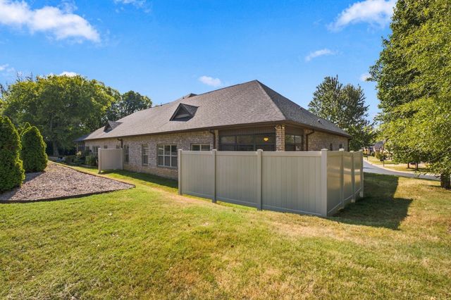 99 Silverstone Ln, Hermitage, TN 37076