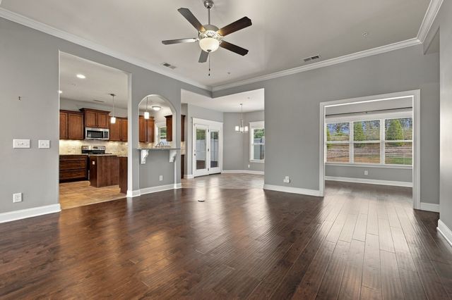 99 Silverstone Ln, Hermitage, TN 37076