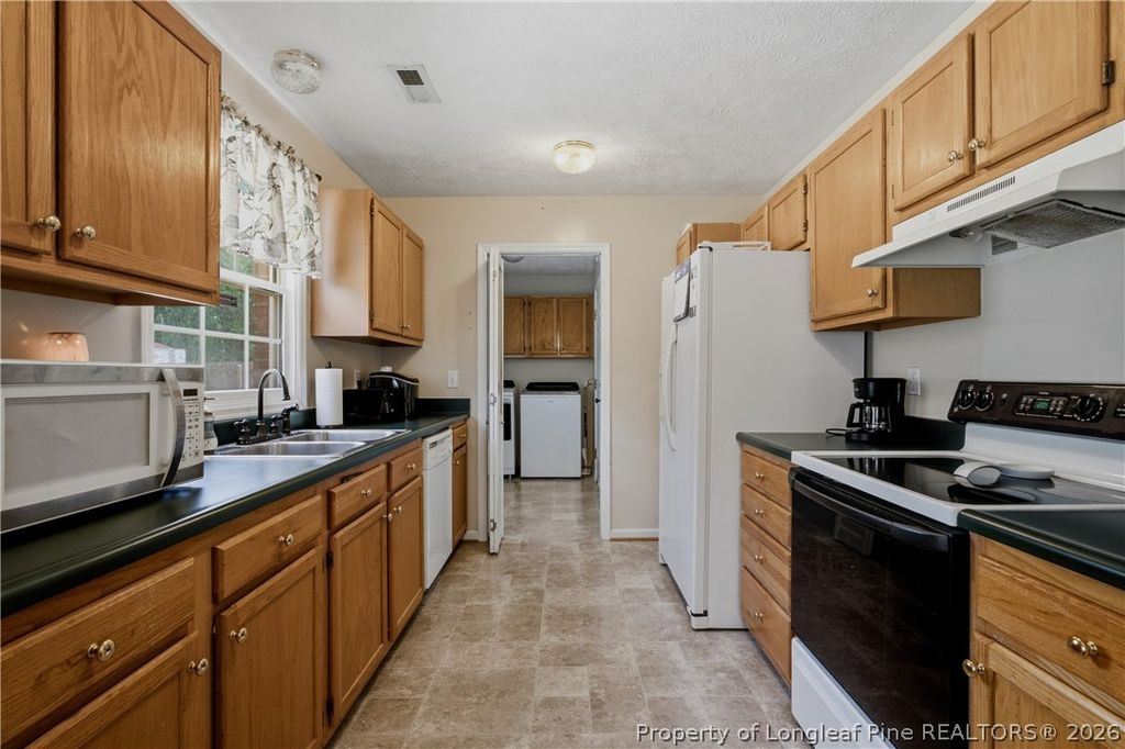 135 Partridge Road, Fayetteville, NC 28306 — photo 18