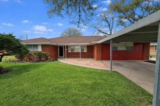 316 Angle Street, Angleton, TX 77515