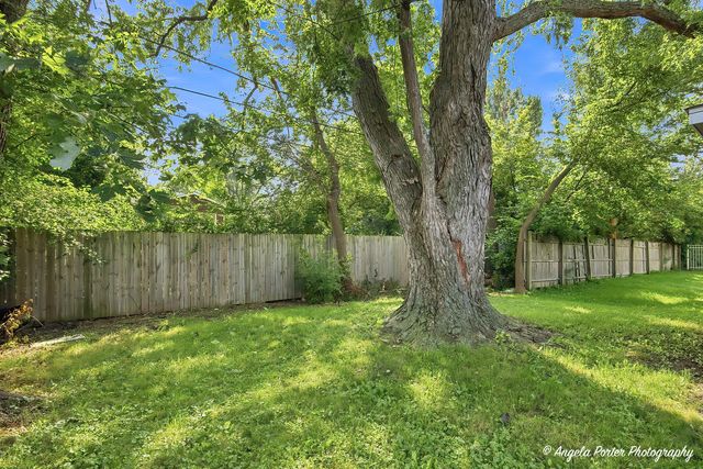 1621 ROUND LAKE Drive, Round Lake Beach, IL 60073