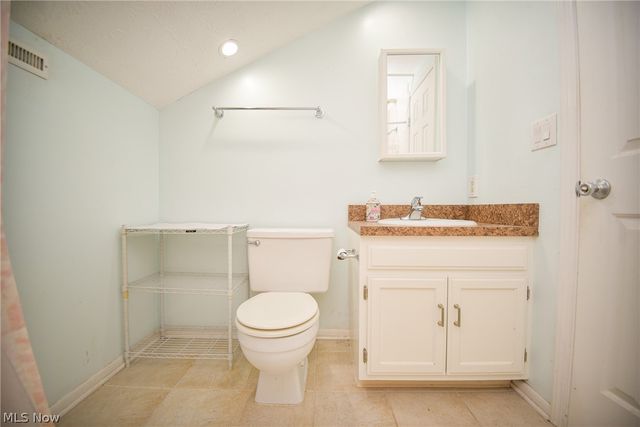 1022 S Court Street, Medina, OH 44256