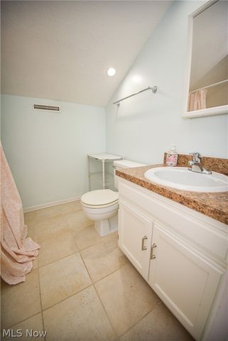 1022 S Court Street, Medina, OH 44256