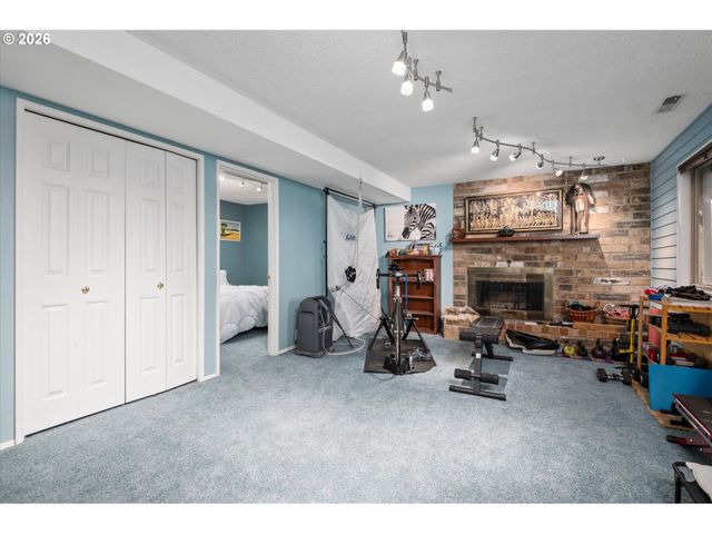 2842 GREENTREE Way, Eugene, OR 97405