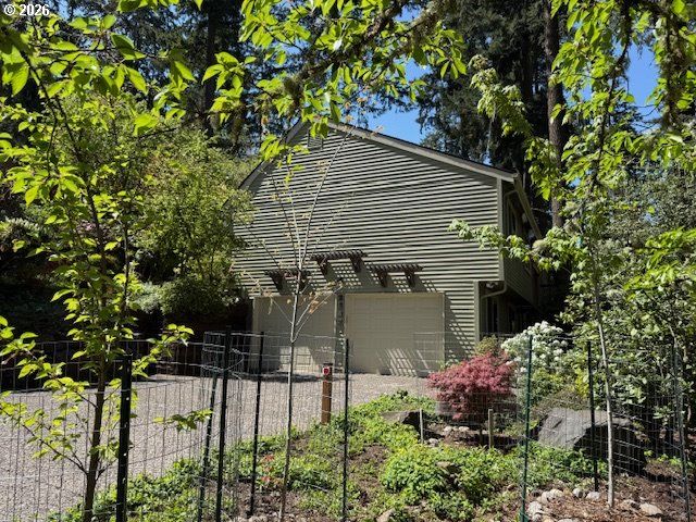 2842 GREENTREE Way, Eugene, OR 97405