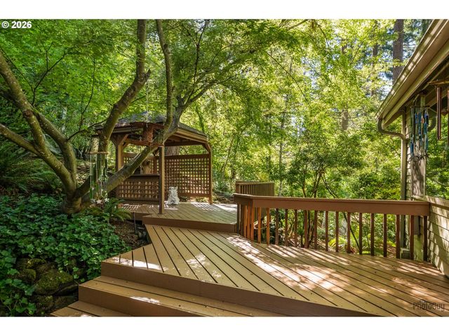 2842 GREENTREE Way, Eugene, OR 97405