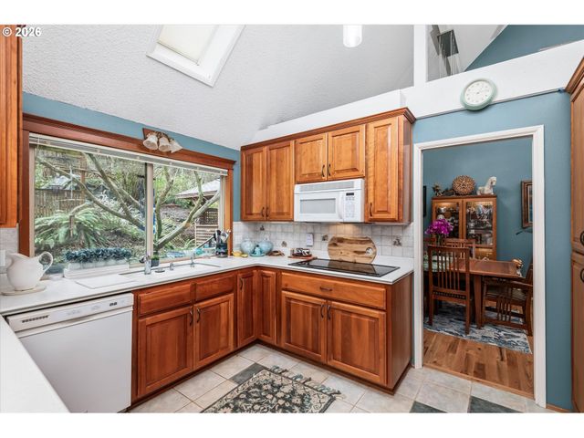 2842 GREENTREE Way, Eugene, OR 97405