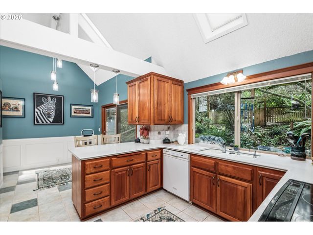 2842 GREENTREE Way, Eugene, OR 97405