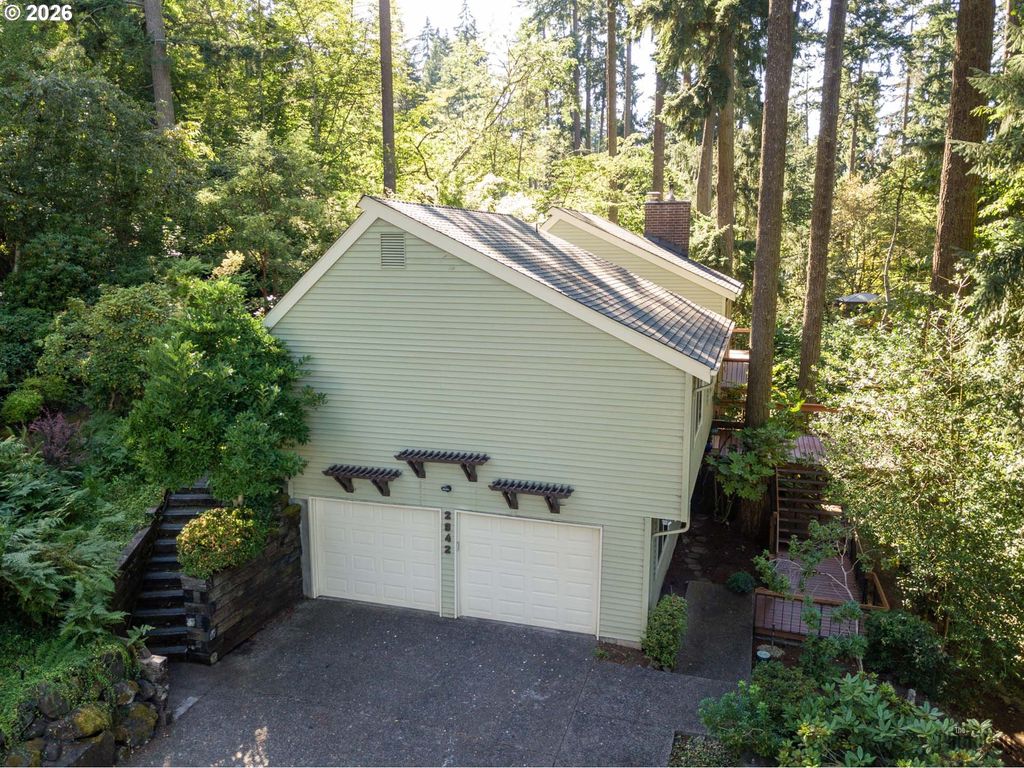 2842 GREENTREE Way, Eugene, OR 97405