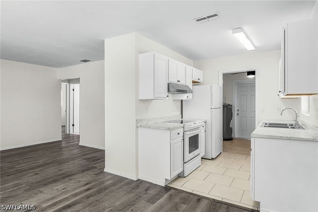 1480 Apollo DR, Fort Myers, FL 33905