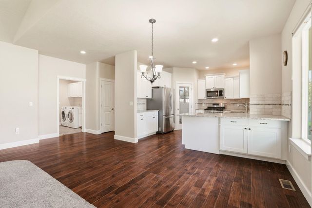 7521 N E St, Spokane, WA 99208