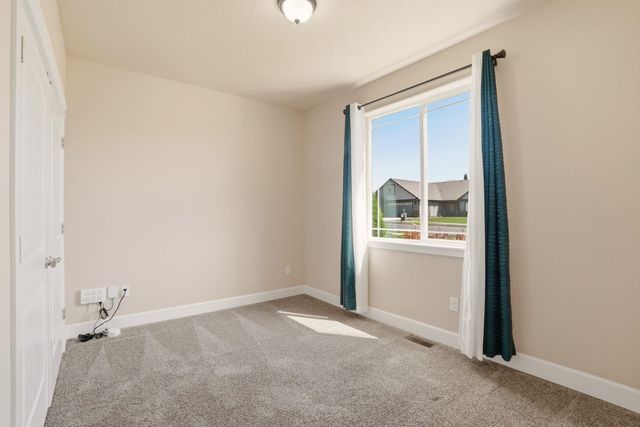 7521 N E St, Spokane, WA 99208