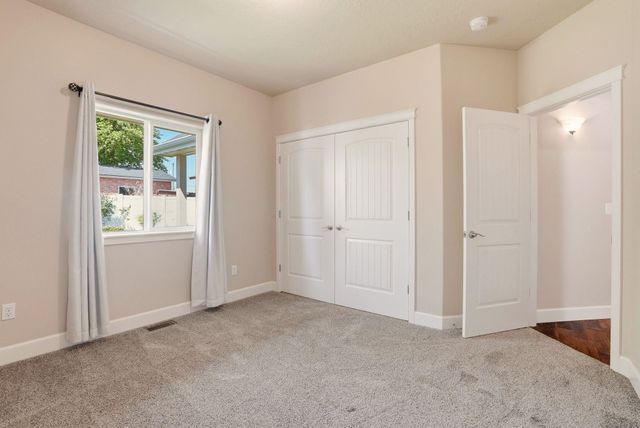 7521 N E St, Spokane, WA 99208