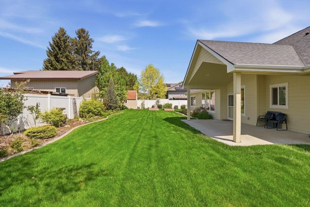 7521 N E St, Spokane, WA 99208