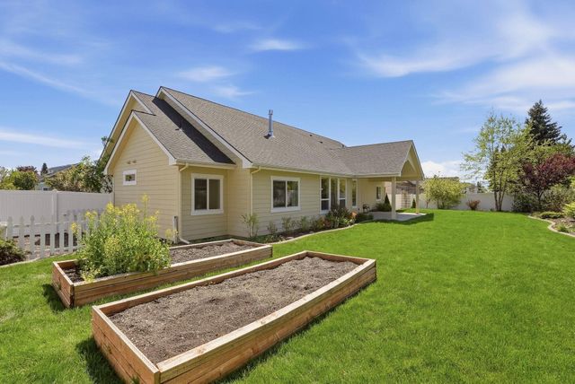 7521 N E St, Spokane, WA 99208