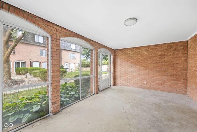 5158 Brendonshire Court E, Indianapolis, IN 46226