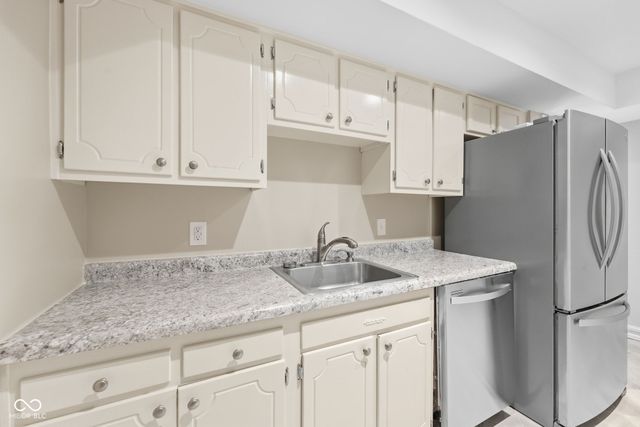 5158 Brendonshire Court E, Indianapolis, IN 46226