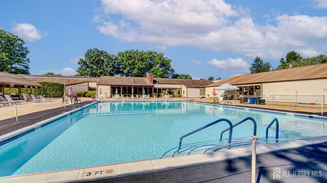 86 Arrowood Road G, Manalapan, NJ 07726
