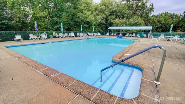 86 Arrowood Road G, Manalapan, NJ 07726