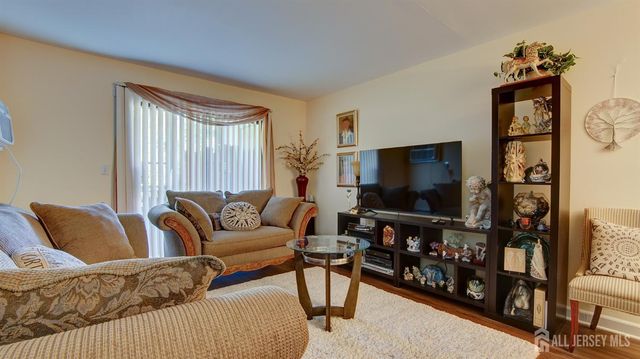 86 Arrowood Road G, Manalapan, NJ 07726