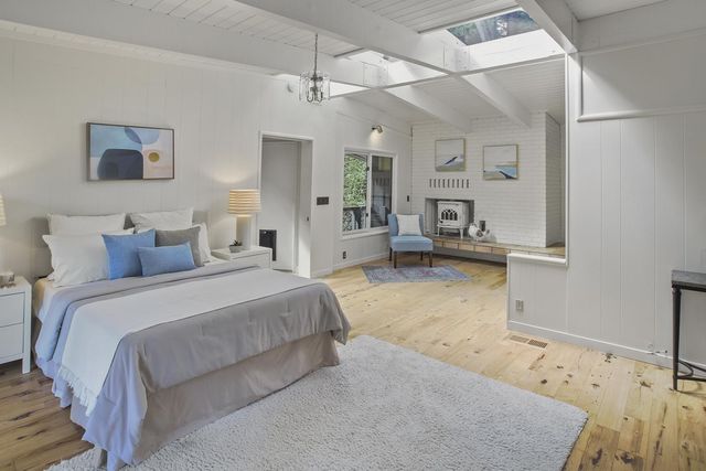 320 Grandview Drive, Woodside, CA 94062