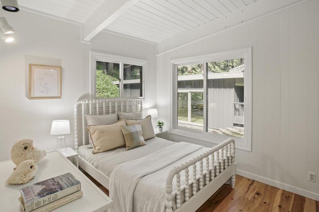 320 Grandview Drive, Woodside, CA 94062