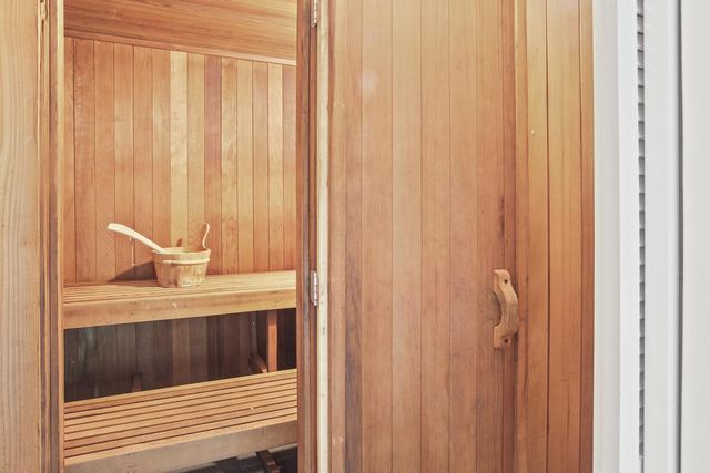 320 Grandview Drive, Woodside, CA 94062