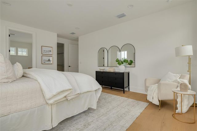455 47TH AVENUE N, St Petersburg, FL 33703