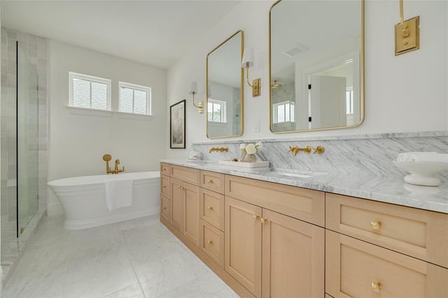 455 47TH AVENUE N, St Petersburg, FL 33703
