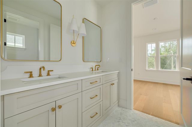 455 47TH AVENUE N, St Petersburg, FL 33703
