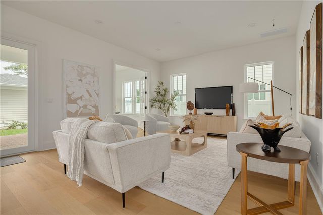 455 47TH AVENUE N, St Petersburg, FL 33703