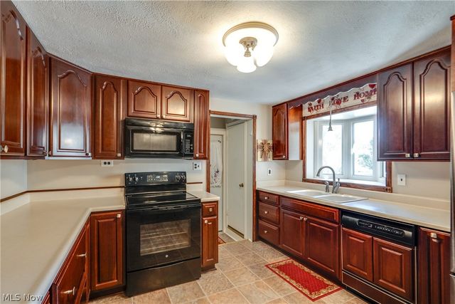 4710 Brunnerdale Avenue NW, Canton, OH 44718
