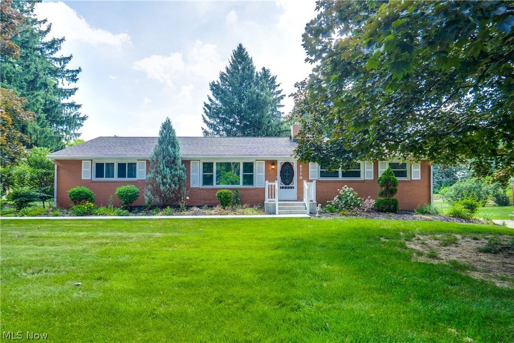 4710 Brunnerdale Avenue NW, Canton, OH 44718