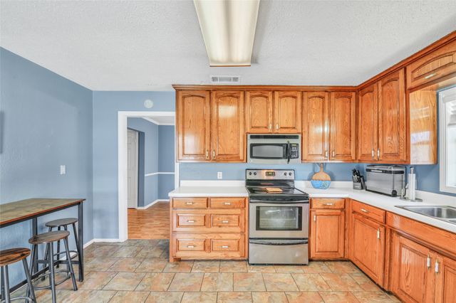 5645 Banks Road, Fort Worth, TX 76140