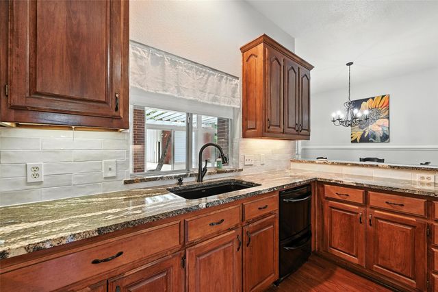 146 River Run Drive, Azle, TX 76020