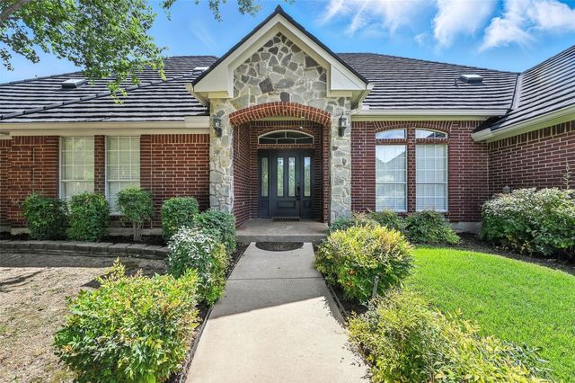 146 River Run Drive, Azle, TX 76020
