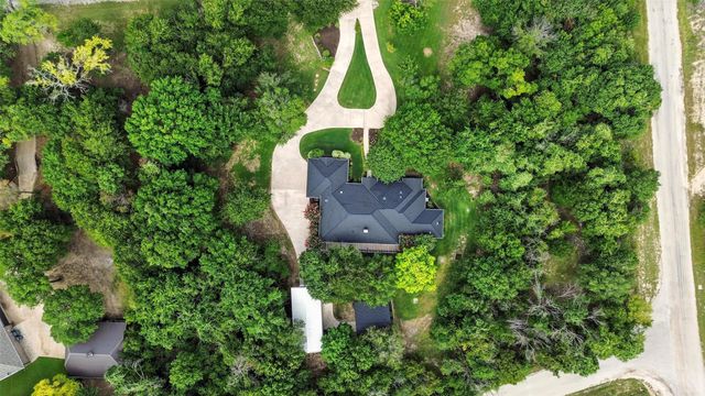 146 River Run Drive, Azle, TX 76020