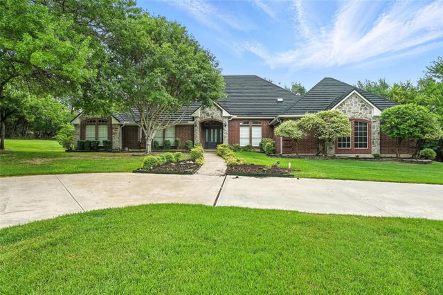 146 River Run Drive, Azle, TX 76020