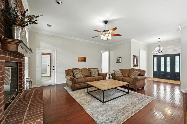 146 River Run Drive, Azle, TX 76020