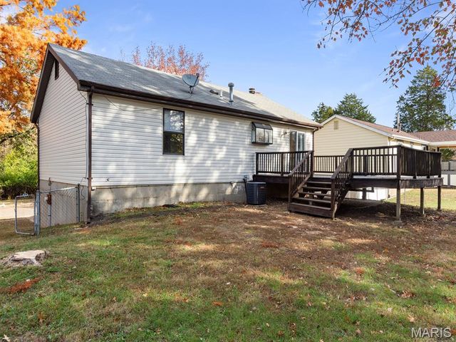 1095 Summit Meadows Drive, Fenton, MO 63026