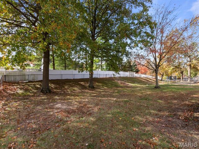 1095 Summit Meadows Drive, Fenton, MO 63026