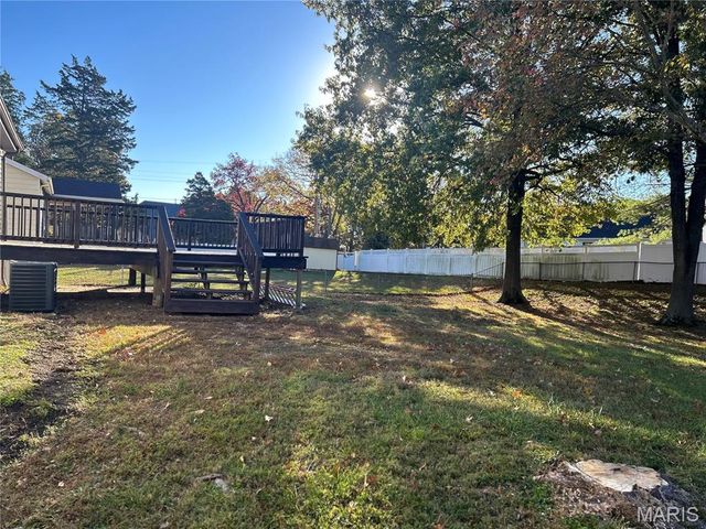 1095 Summit Meadows Drive, Fenton, MO 63026