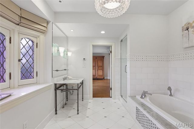 5745 Lindell Boulevard, St Louis, MO 63112