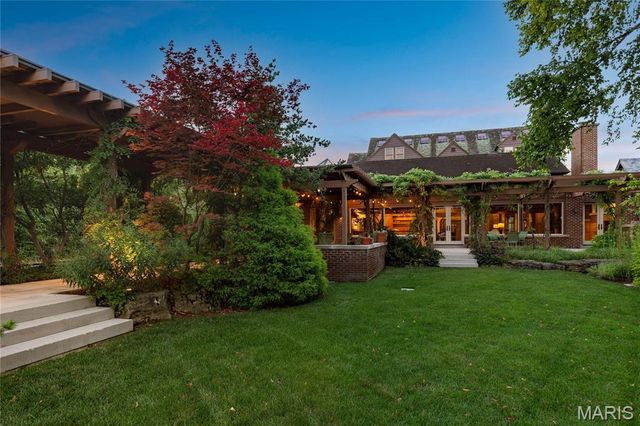 5745 Lindell Boulevard, St Louis, MO 63112